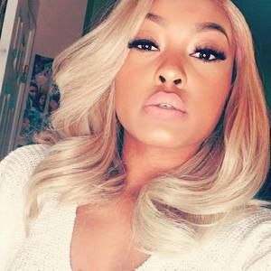 Meet your Posher, Maria